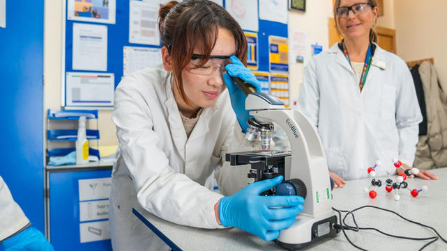Our Top 5 Tips on successfully transitioning to Sixth Form
