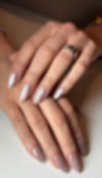Silver pearlescent manicure from a nail salon Montreal
