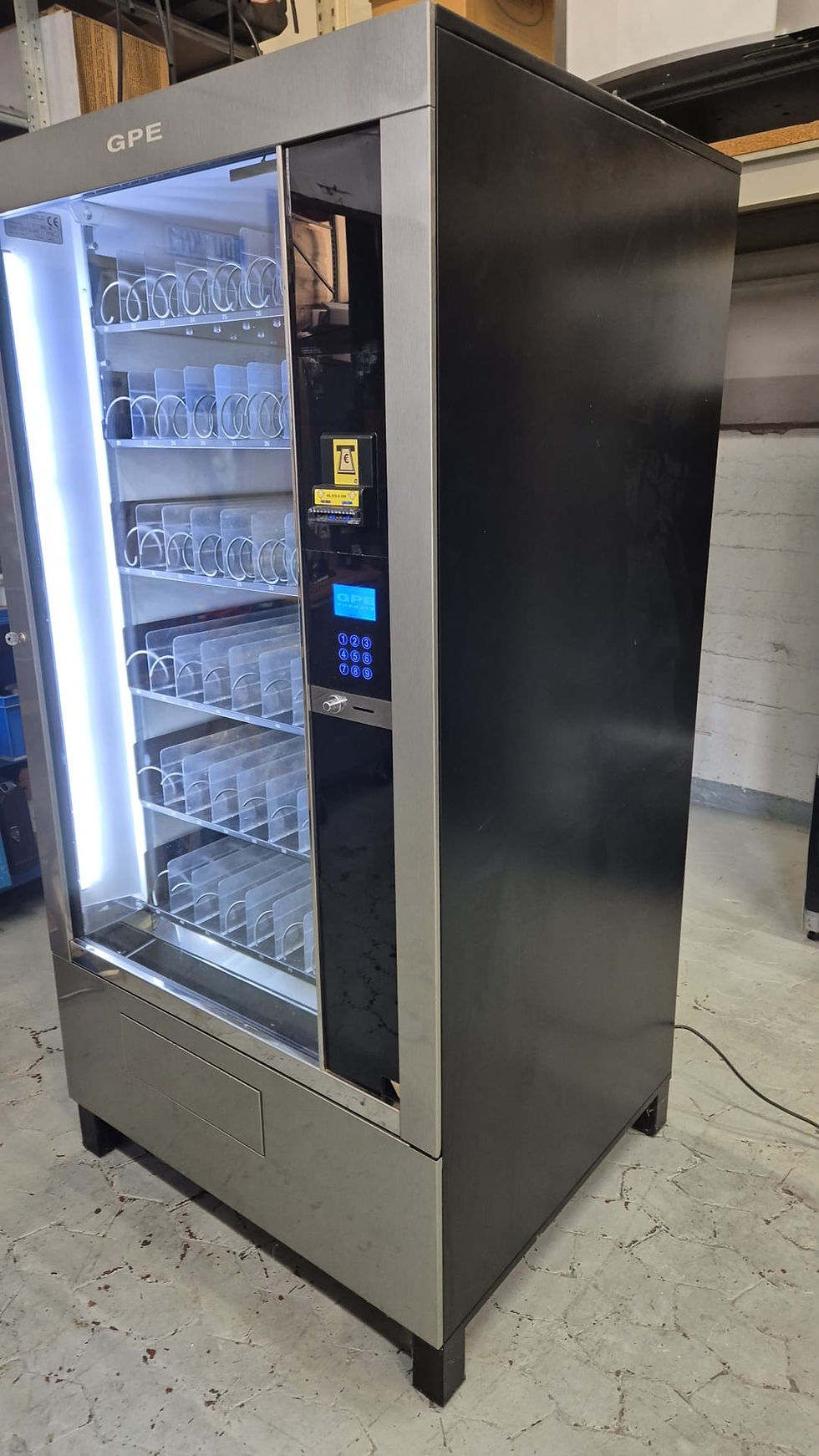 Miniaturbild: Snackautomat / Getränkeautomat GPE 50 – gereinigt & getestet