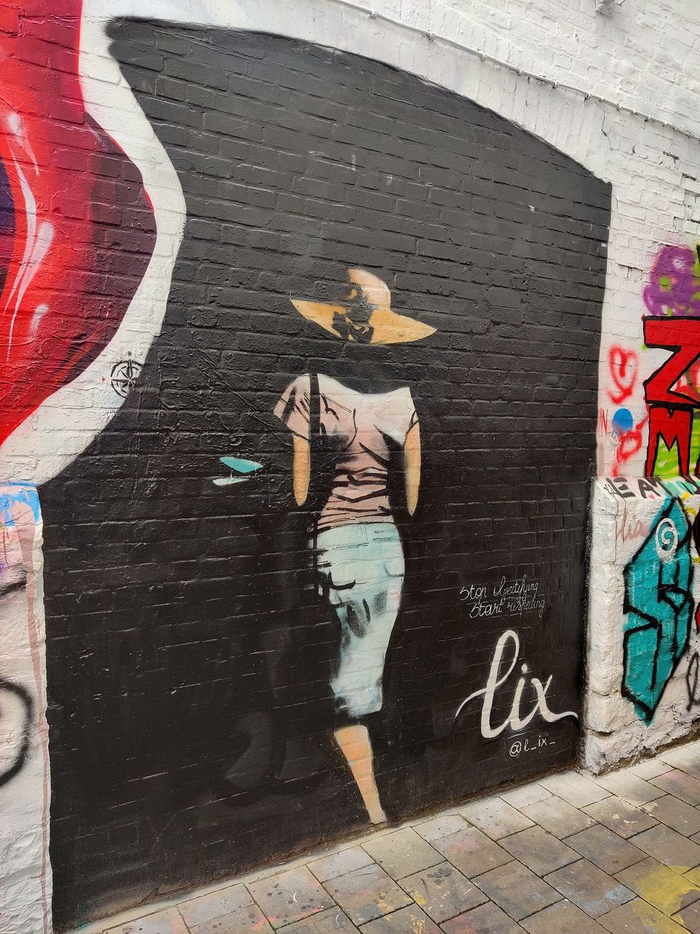 Lady with the hat Graffitistraatje LIX