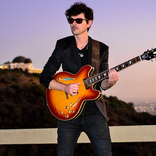 Guitarist Rob Reischak Joins Vaud and the Villains