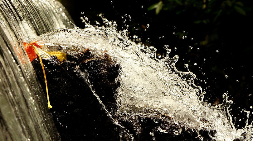waterfall-1049079_1920.jpg