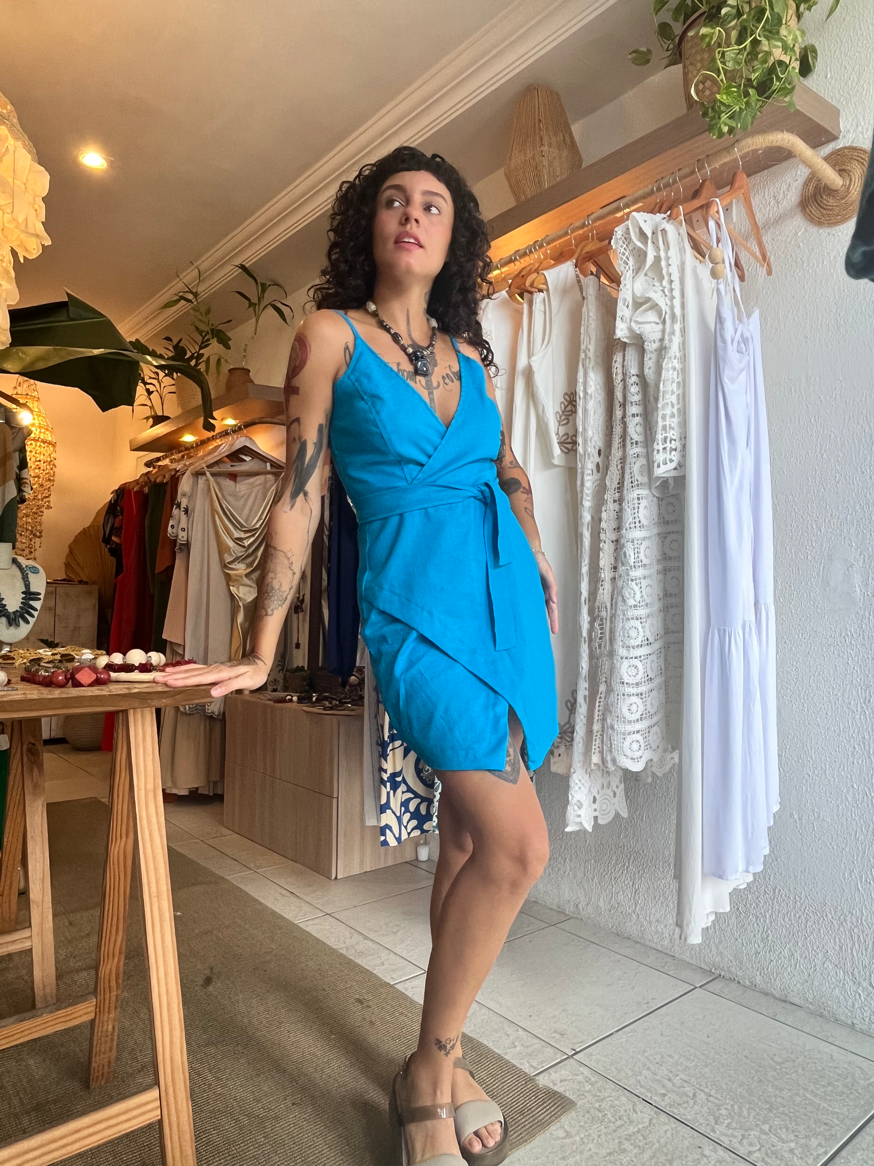 VESTIDO CURTO LINHO AZUL