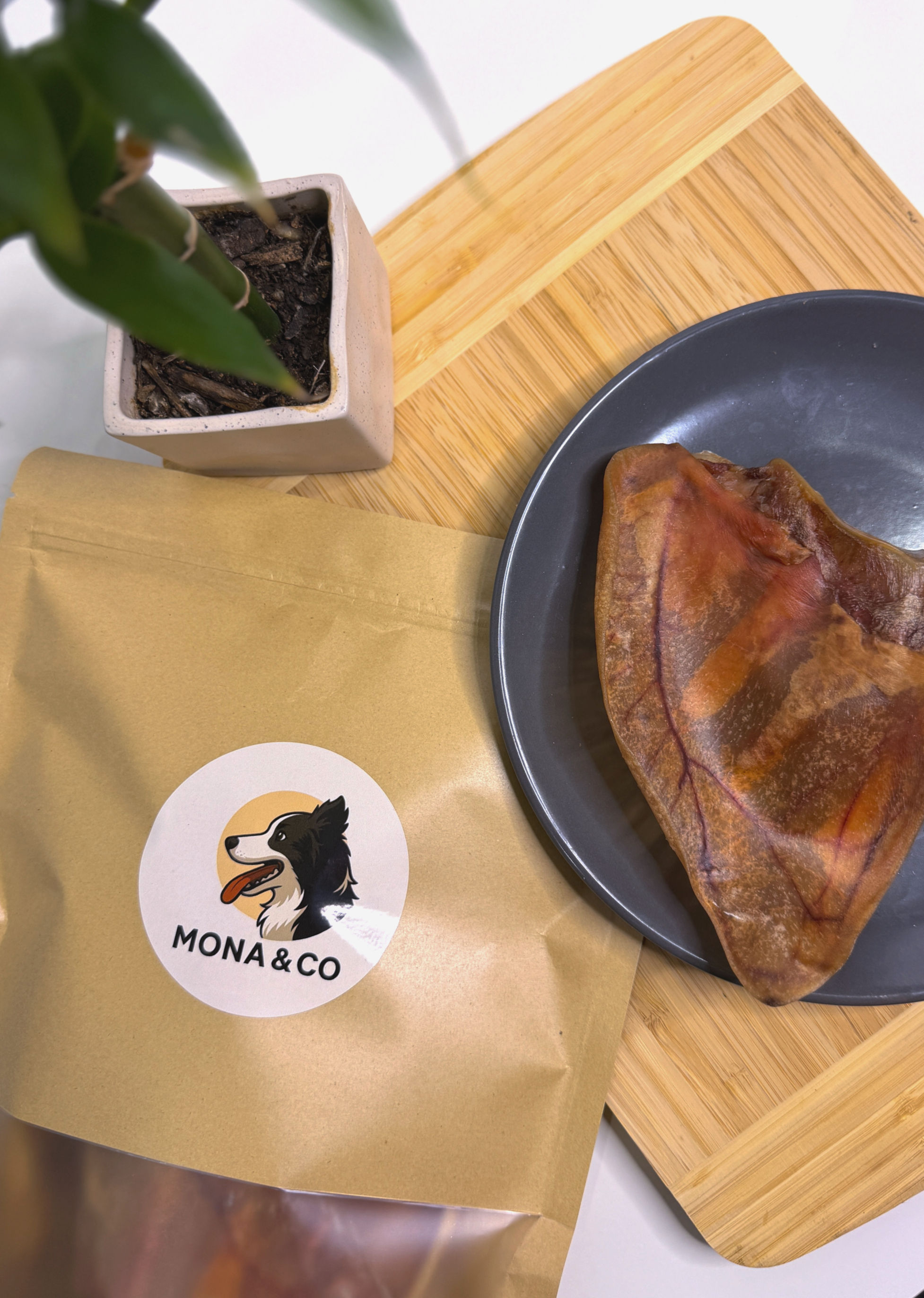 Piggy treats (dried pig ears)
