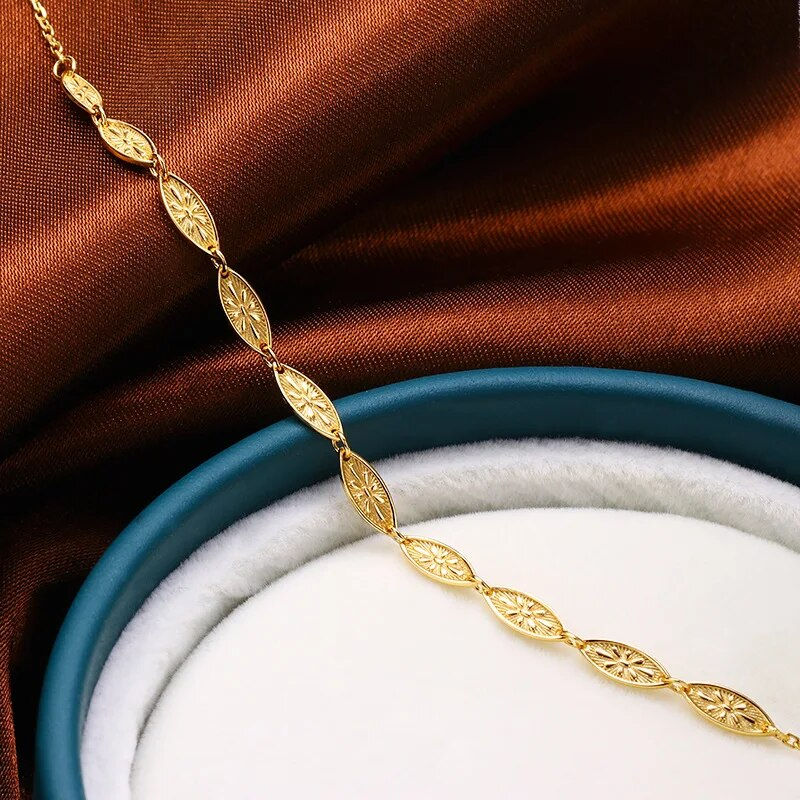 Thumbnail: Gretta Galois Leaf Bracelet