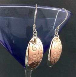 embossed dangles001