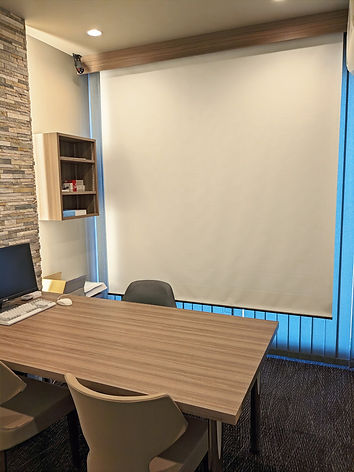 どなたにも安心して来院・通院していただけるようにさまざまな工夫がされています。​エレベーターで1階の受付から2階の診療室まで移動できます。バリアフリー設計ですので安心して治療に専念できます。