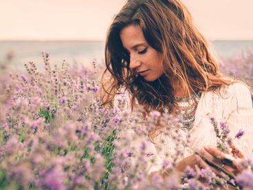 Hot Flush Triggers in Menopause: Causes, Timing & Why They Feel Sudden