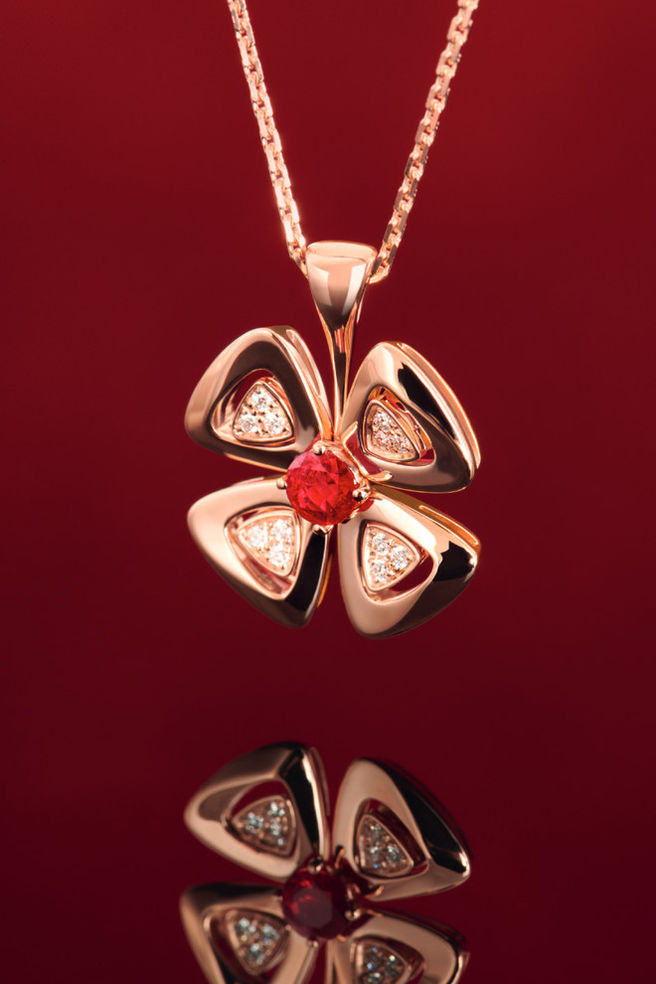 Цветок, который приносит удачу: в Bvlgari показали новое колье