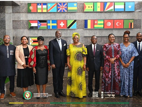 ÁFRICA OCCIDENTAL, UNAS BODAS DE ORO CON DIVORCIO
