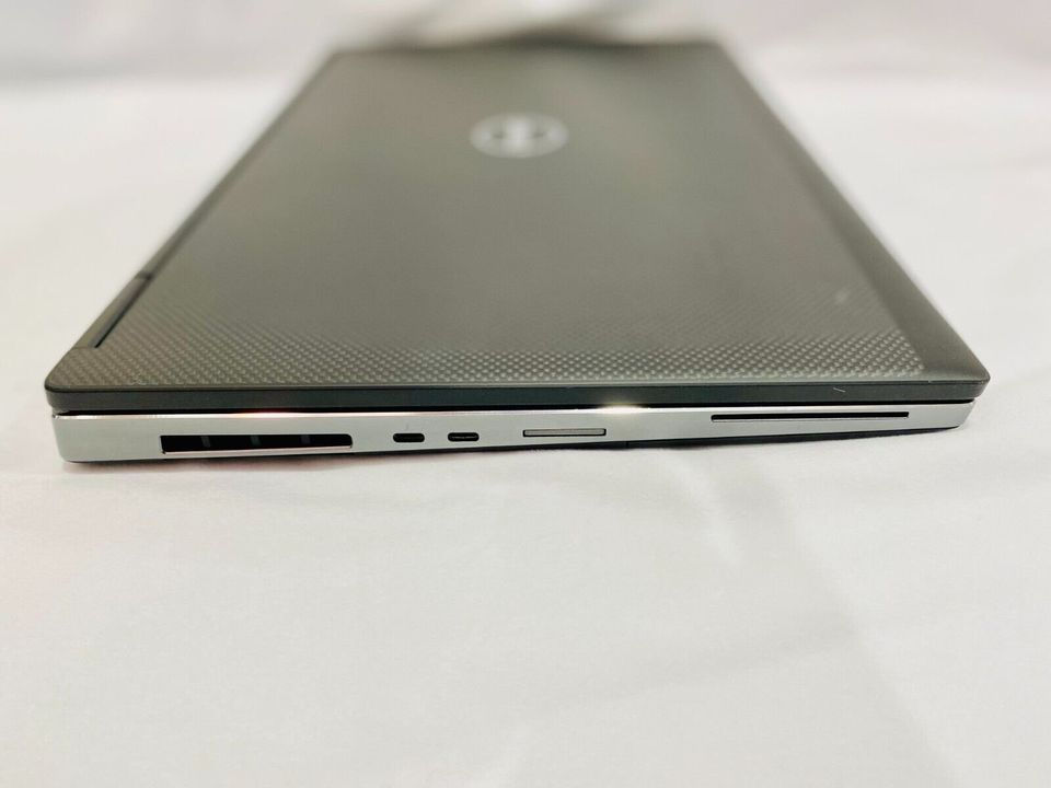 Thumbnail: Dell Precision 7730 17.3" (i5-8400H/2.5GHz/32GB RAM/512GB SSD/Quadro)