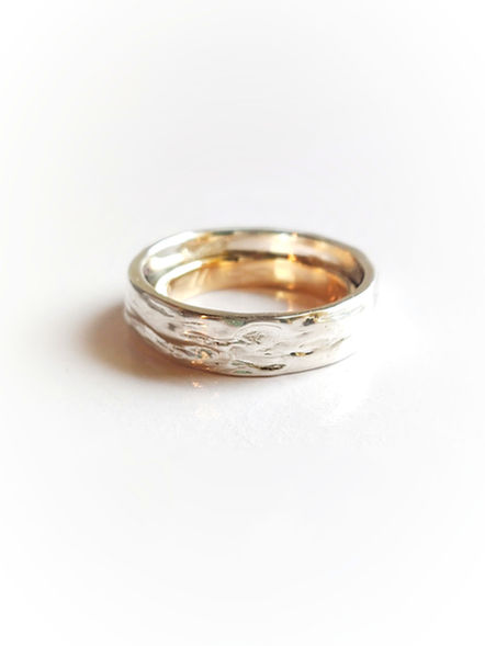 unique wedding ring design
From contemporary jewellery collections to custom designs 
and our absolute sweet spot, wedding rings,
our jewellery is love made visible. 