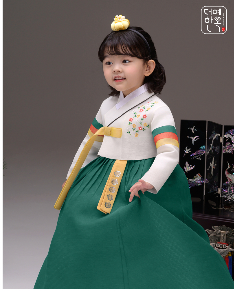 Thumbnail: [THEYE] Hanbok Anak Perempuan (Model 5)