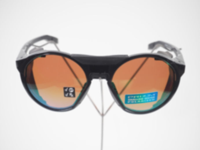 OAKLEY 9440-0556