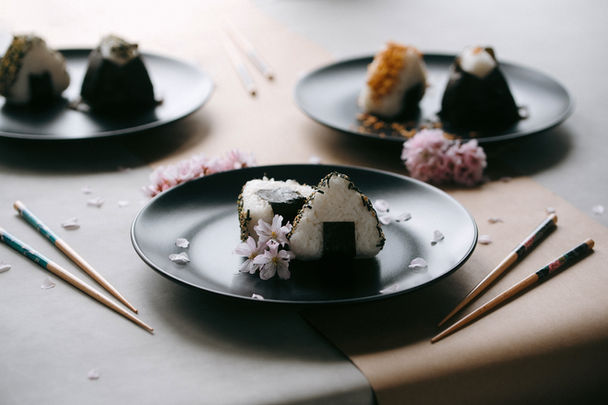 photographe culinaire Poitiers. Traiteur japonais, onigiri.