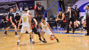 PANTERAS VUELVE A VENCER A SOLES