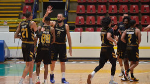 DURO DUELO PARA PANTERAS