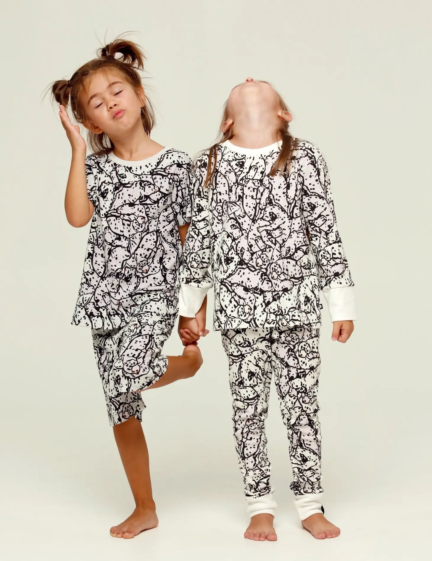 Thumbnail: QT UK - Kids Unisex Organic Tee & Shorts Pyjama Set - Grey Marl Dalmatian Pups