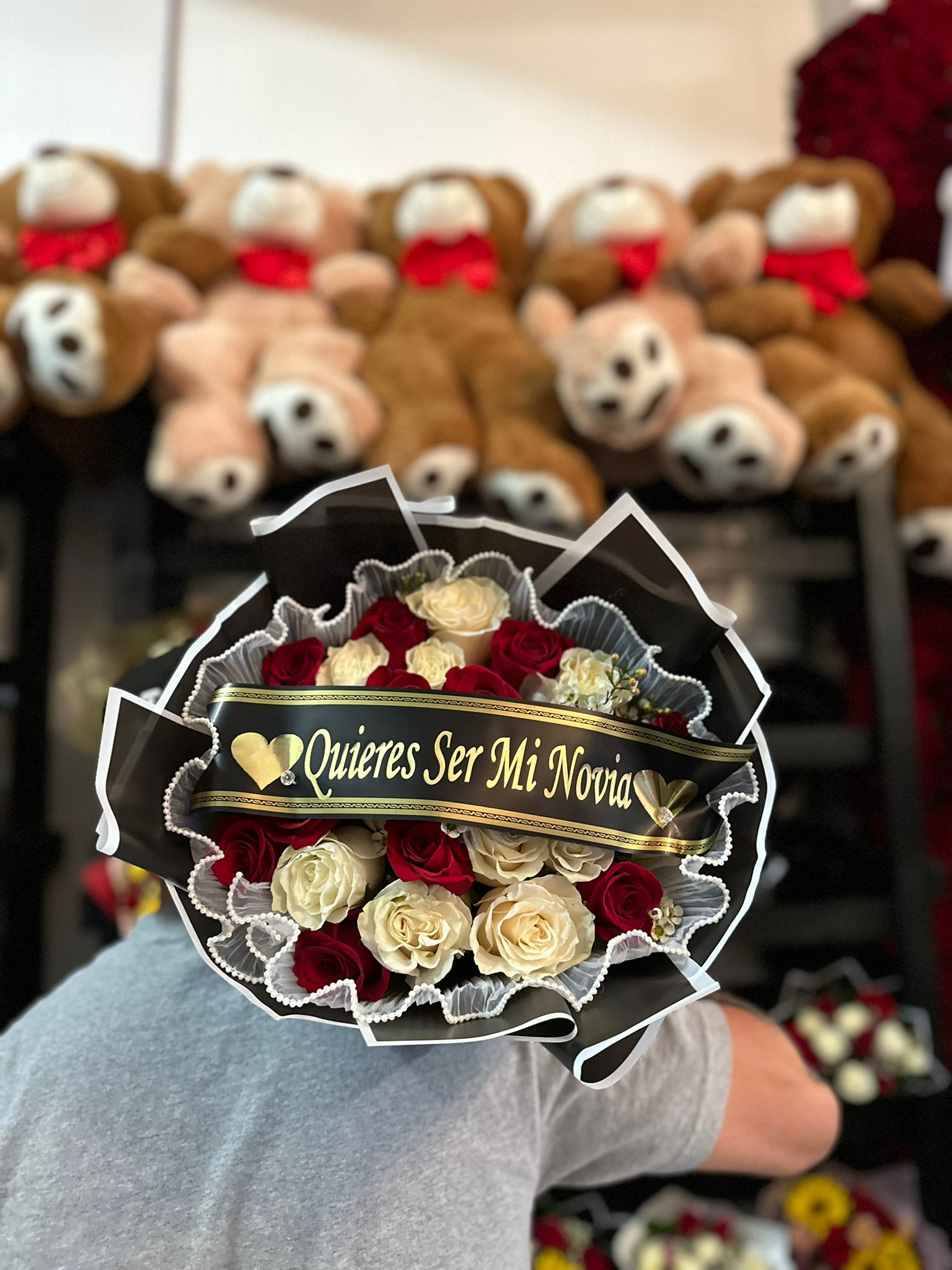 25 ROSE BOUQUET "QUIERES SER MI NOVIA