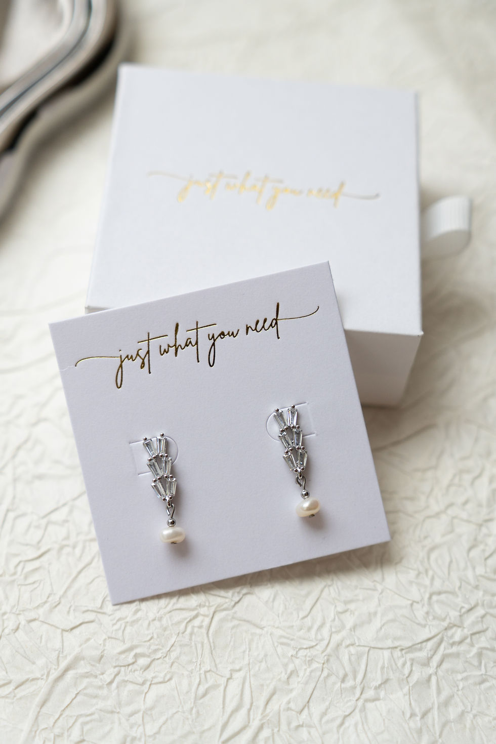 Thumbnail: Antlia Earrings freshwater pearls