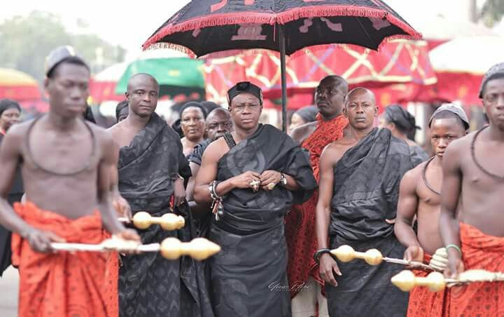 An executioner of the Asante Kingdom, Ghana during the funeral rites and the Burial Ceremony of the late Nana AFIA KOBI SERWAA AMPEM II ASANTEHEMAA.(Asante Kingdom -GHANA)