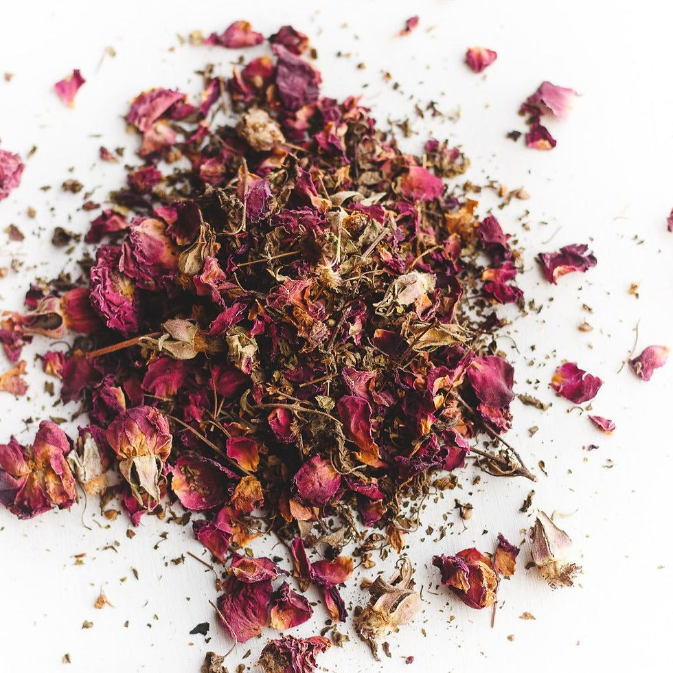 Roses red petals whole