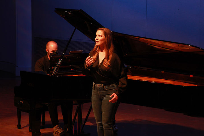 Anne-Marie Mcintosh in Schwabacher Debut Recital Rehearsal with San Francisco Opera, 2022 (Photos: Allison Griner)