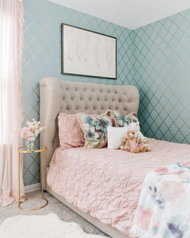 Wallpaper in Girl's Bedroom