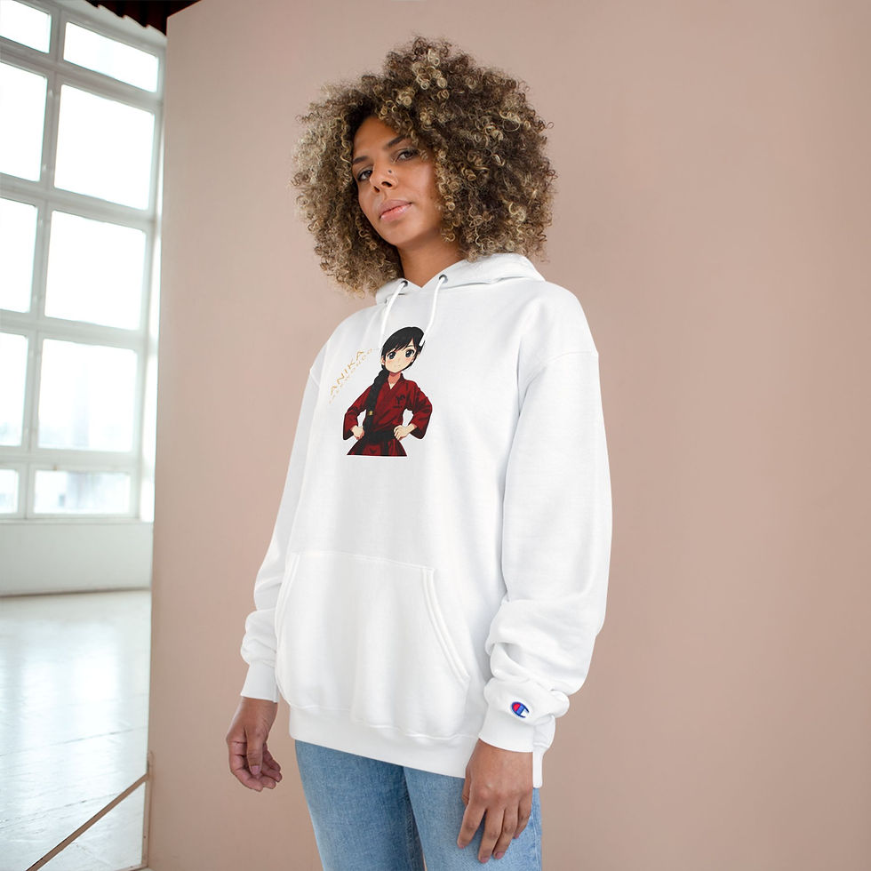 Miniature : Woman in white hoodie with graphic print