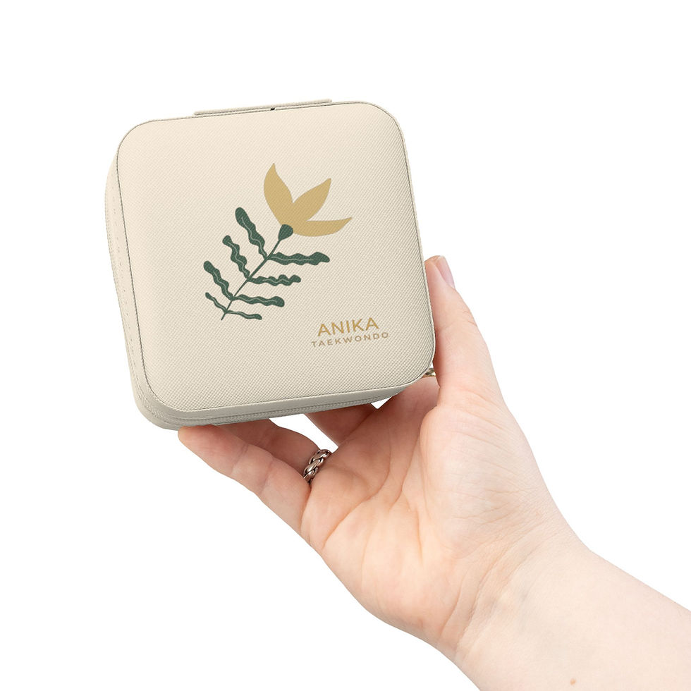 Miniature : Compact floral jewelry travel case in hand