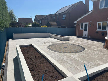 block paving patio area with white bricks
