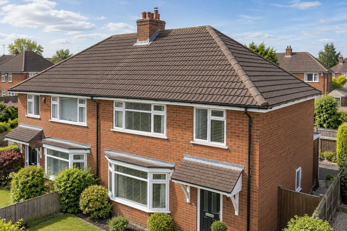 Roofing in Turves Green