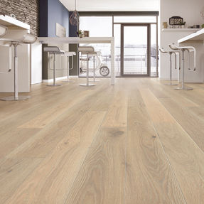 Light-coloured hardwood flooring