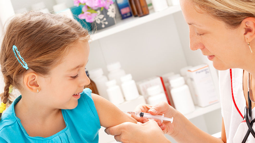 Vaksinasi Meningitis di KKP Halim