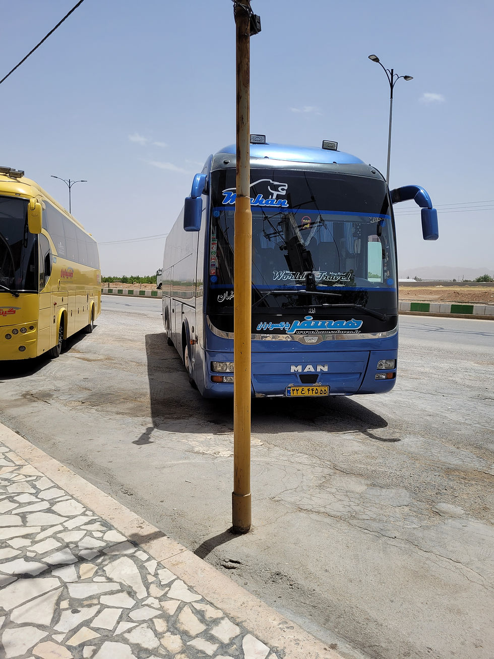 naik bus di Iran