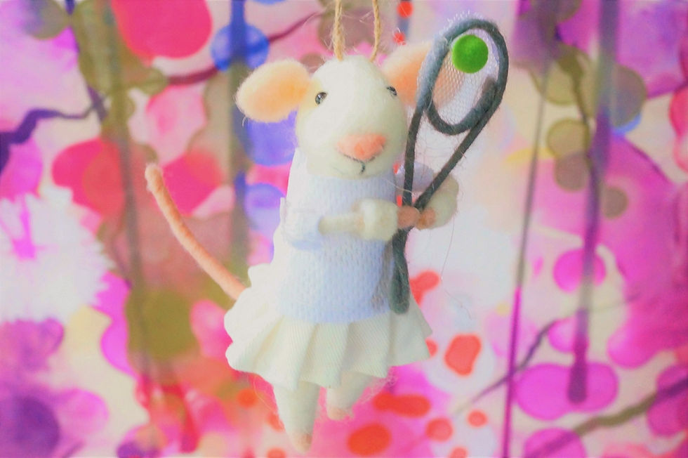 Miniaturbild: Tennis spielende Maus - handgefilzter Christbaumschmuck