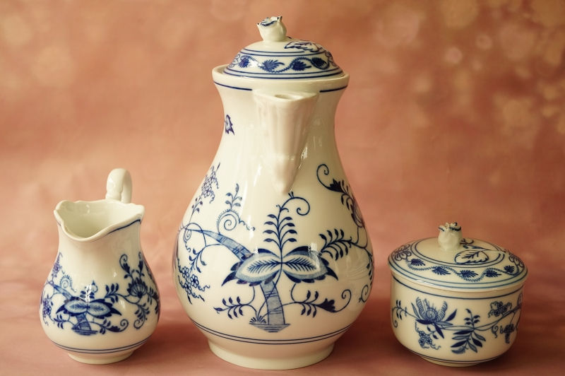 Miniaturbild: Original Karlsbader! Zwiebelmuster Kaffeeservice für 6 Personen!