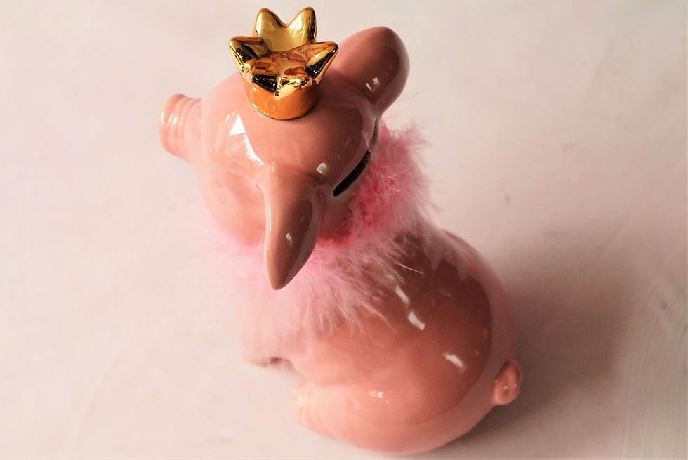 Miniaturbild: Entzückend! Geniales Sparschwein aus Keramik mit Krone und Federboa