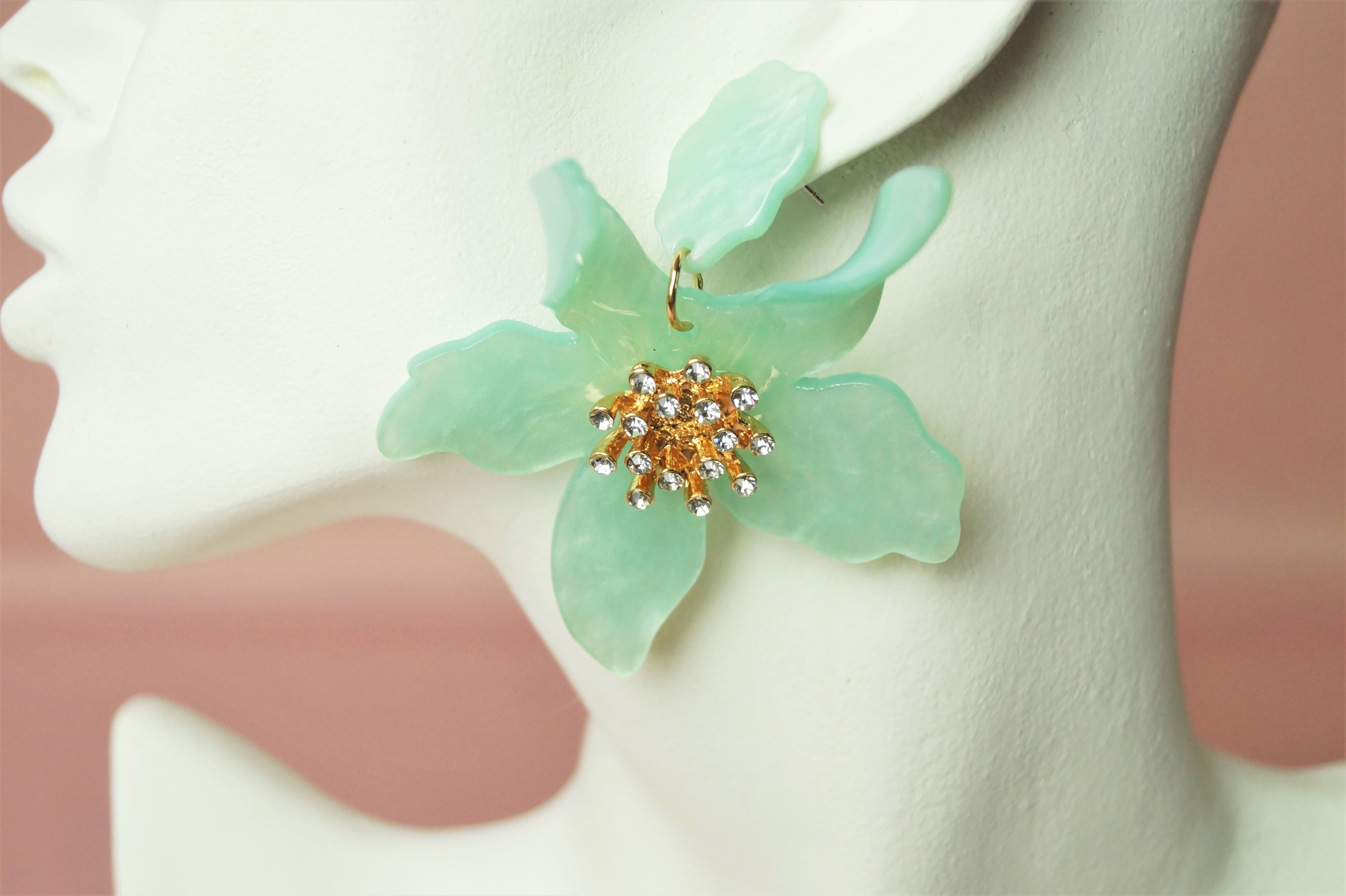 Extravagante Ohrringe aus leichtem Acryl