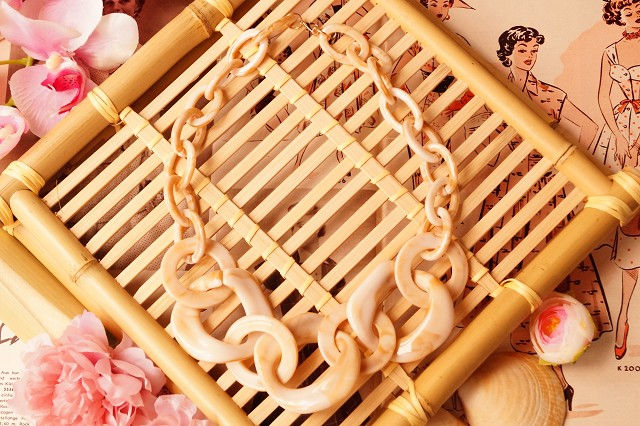 Miniaturbild: IT PIECE! Angesagte Kette aus Acryl  - 52 cm lang