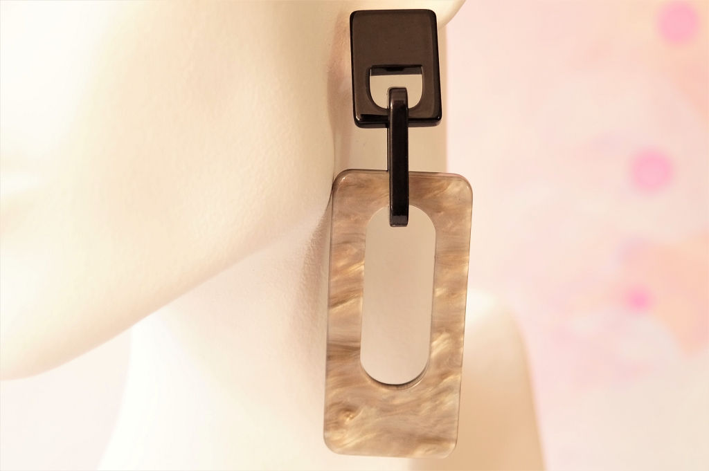 Genial! Fashion Ohrring aus Acryl - ca. 8,5 x 2,5 cm