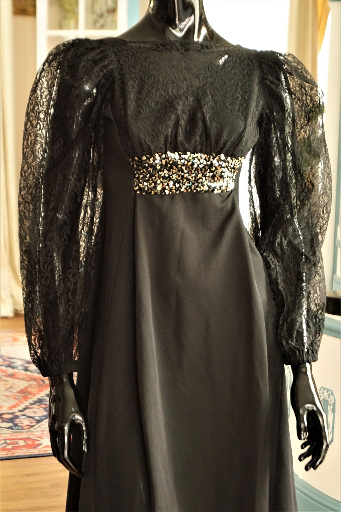 Miniaturbild: Original Abendkleid aus den 70er/80er Jahren – ein Blickfang