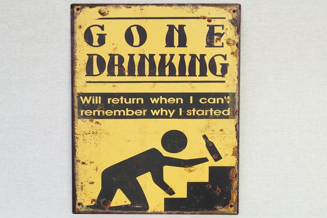 Geniales Metallschild im Vintage-Chic – 20 x 25 cm Gone Drinking