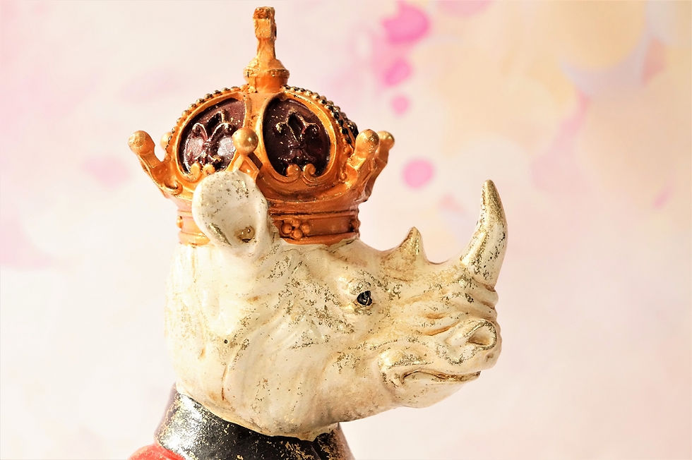 Miniaturbild: Herrschaftliche, handbemalte Nashorn-Büste aus Kunstharz – Höhe ca. 30 cm