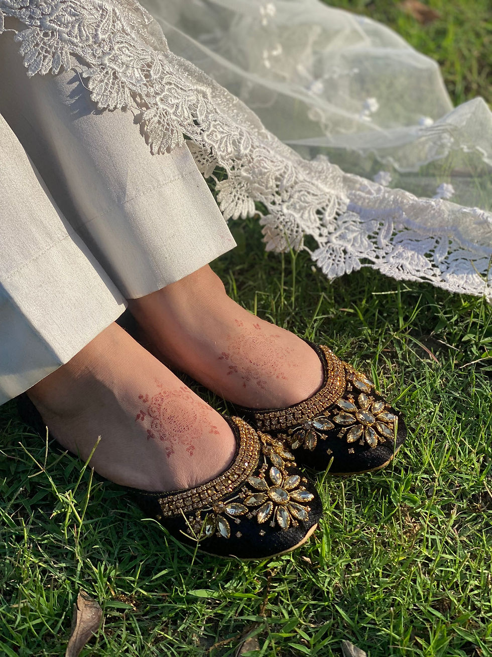 Thumbnail: Maharani (Black)