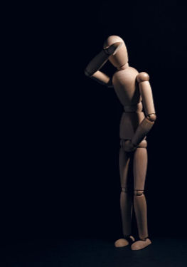 Manchmal stehen wir vor uns selbst und wissen nicht, wie wir uns begegnen sollen.