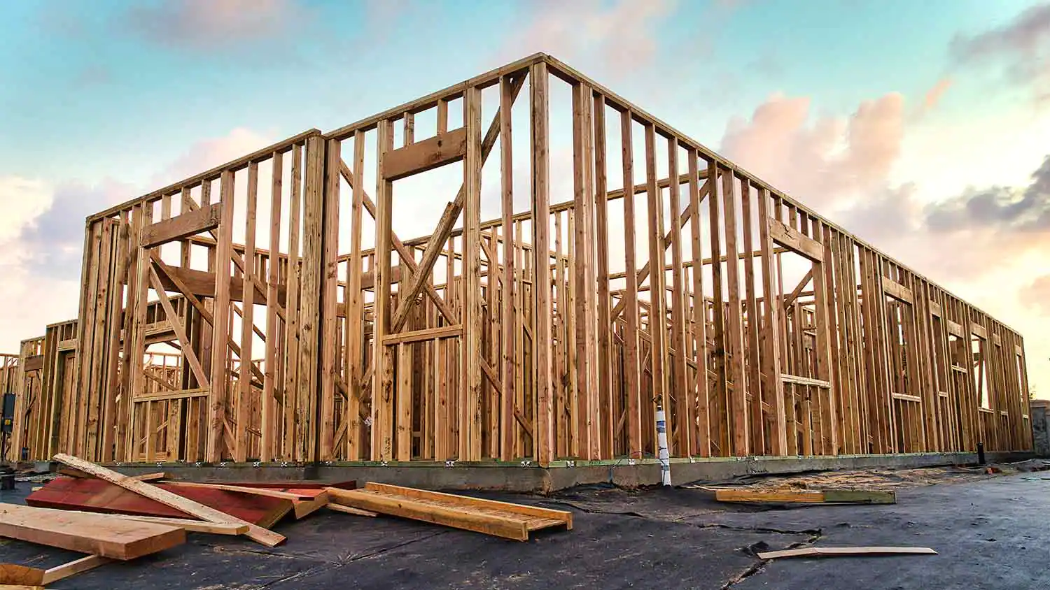 first-floor-house-framing-381034364.webp