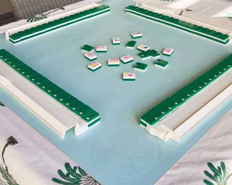 mahjong set.webp