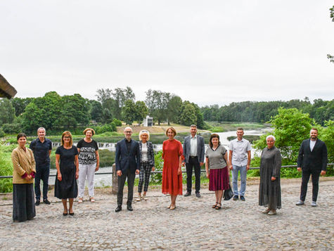 Vizītē Kuldīgā viesojas veselības ministrs