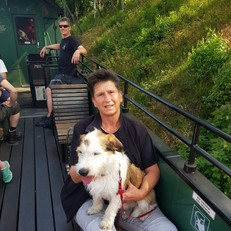 Eisenbahn fahren mit Frauchen.
Schön war´s.